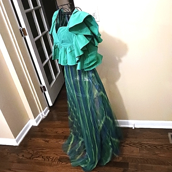 Ruffled Cropped Blouse - Picture 8 of 9